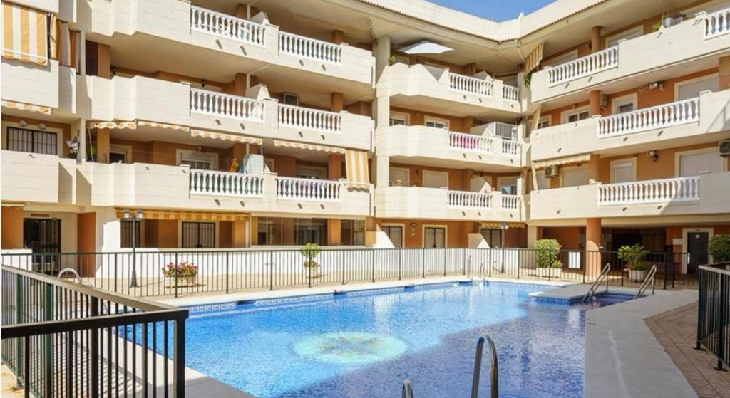 Torrevida 80 Metros De La Playa Y Piscina Abierta Apartment Rincón de la Victoria Exterior photo